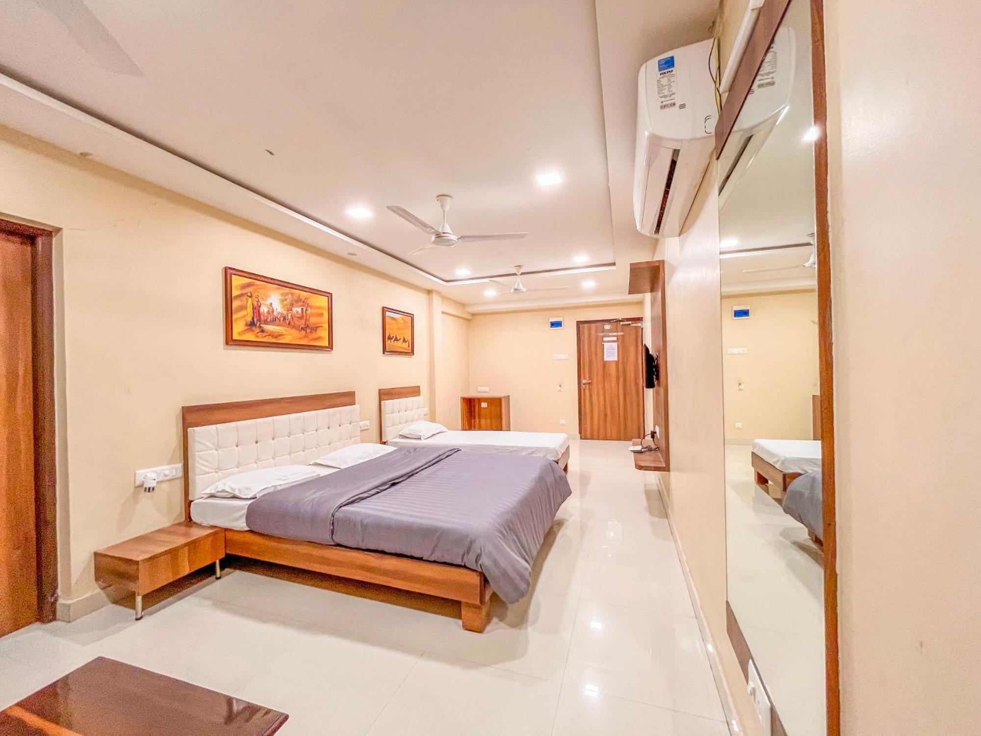 Stayguru Park View Residency Bhuj Exterior photo