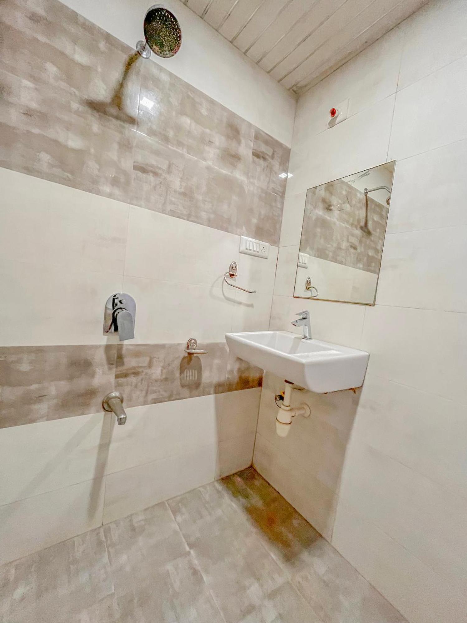 Stayguru Park View Residency Bhuj Exterior photo