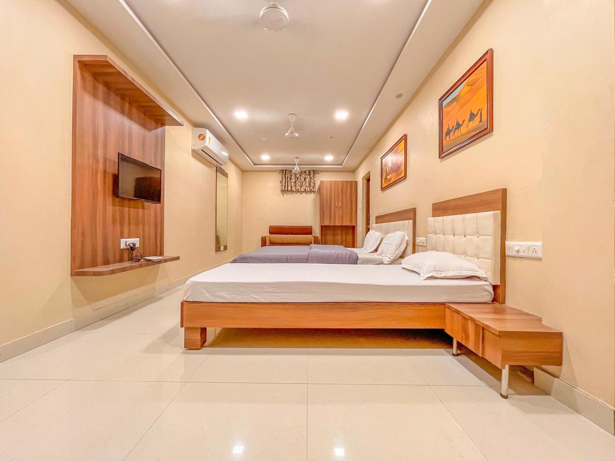 Stayguru Park View Residency Bhuj Exterior photo