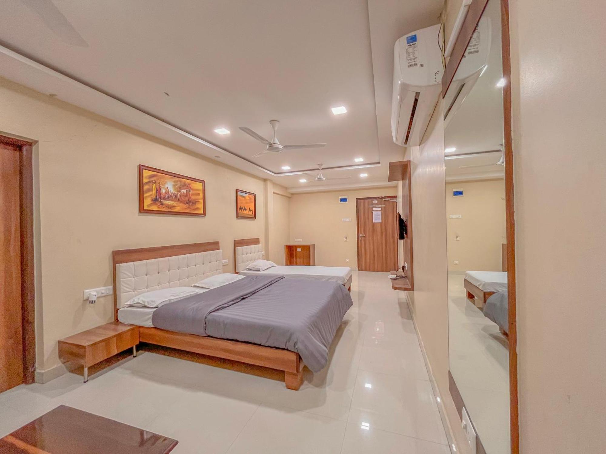 Stayguru Park View Residency Bhuj Exterior photo