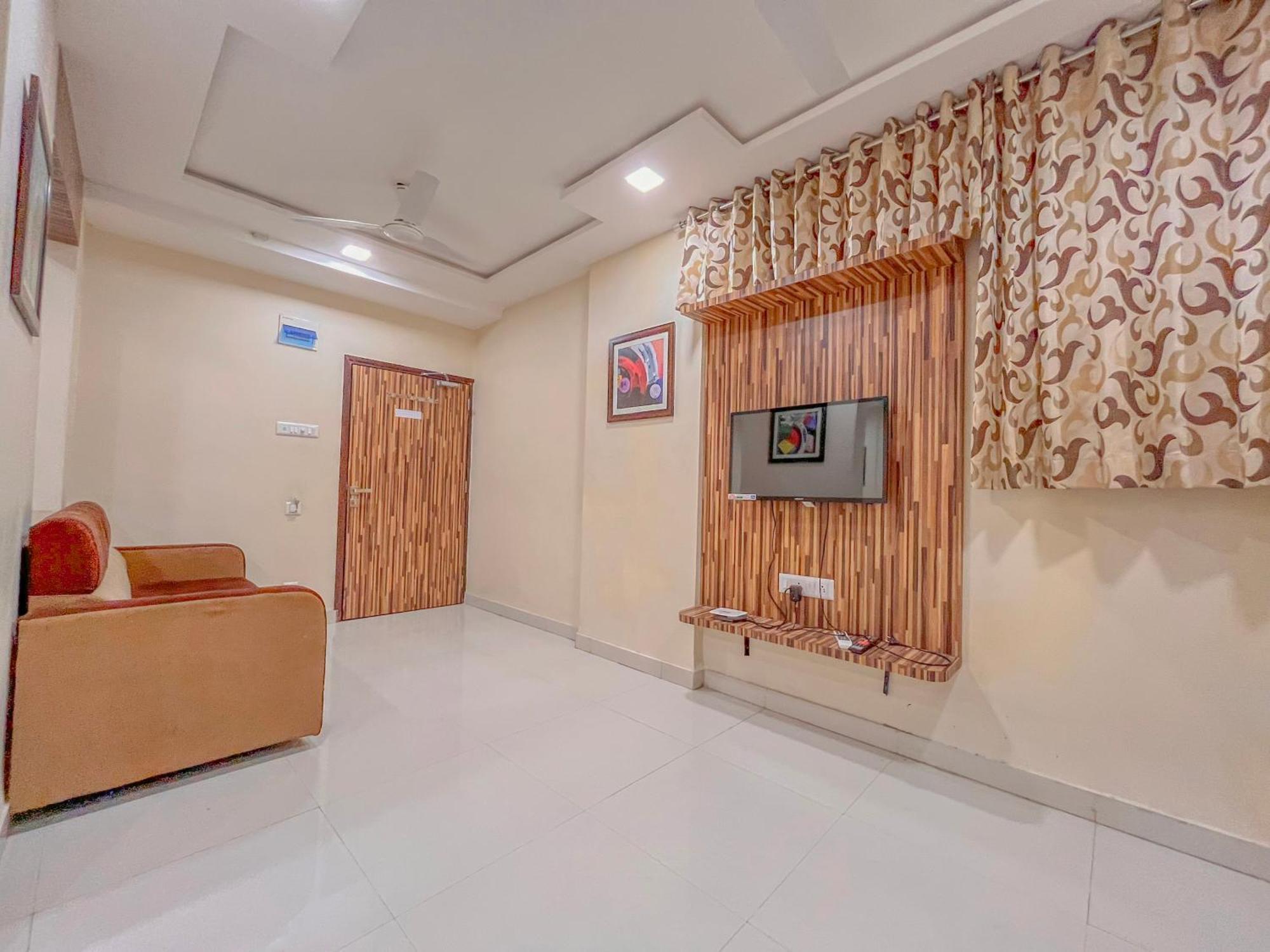 Stayguru Park View Residency Bhuj Exterior photo