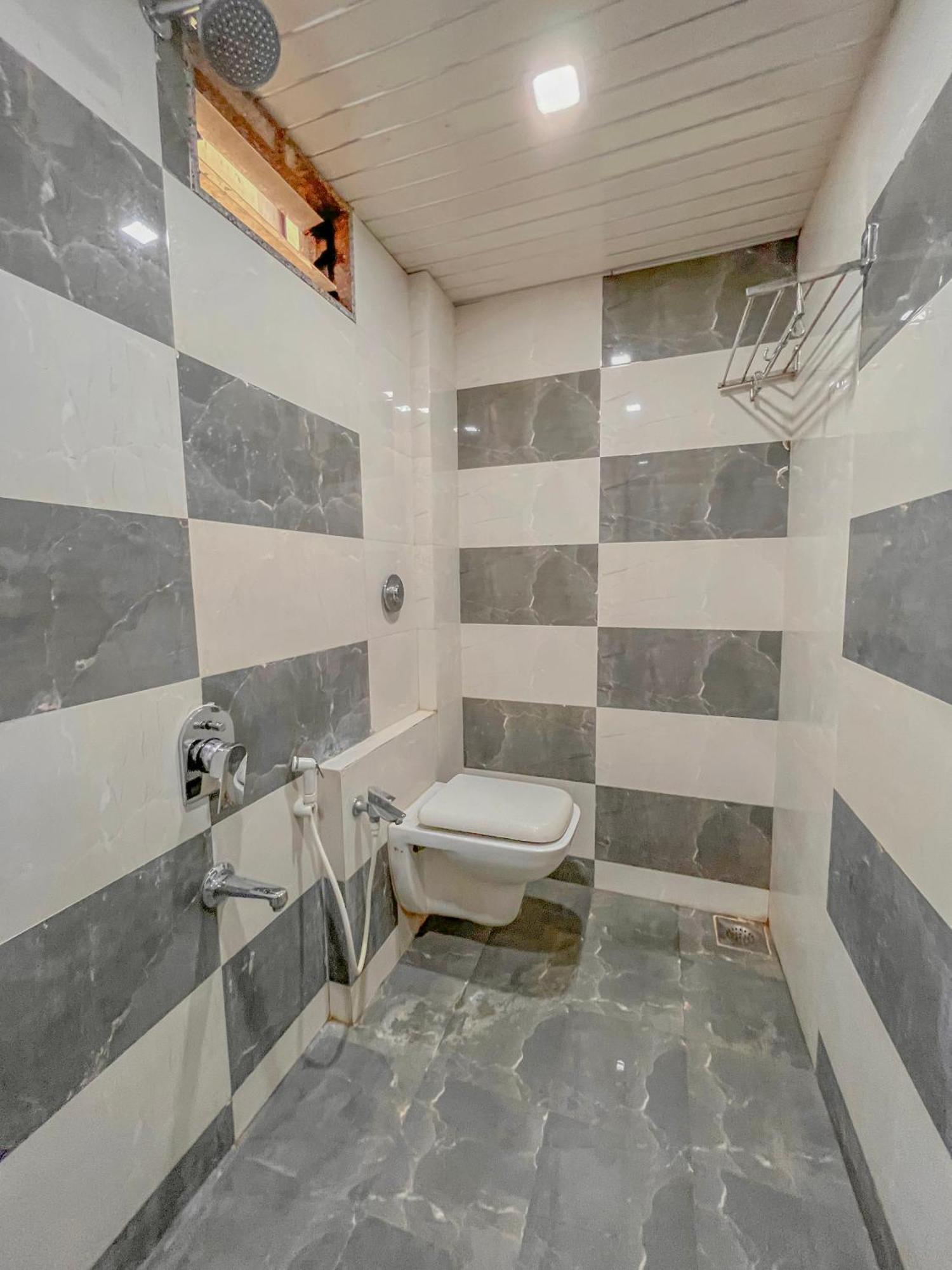 Stayguru Park View Residency Bhuj Exterior photo