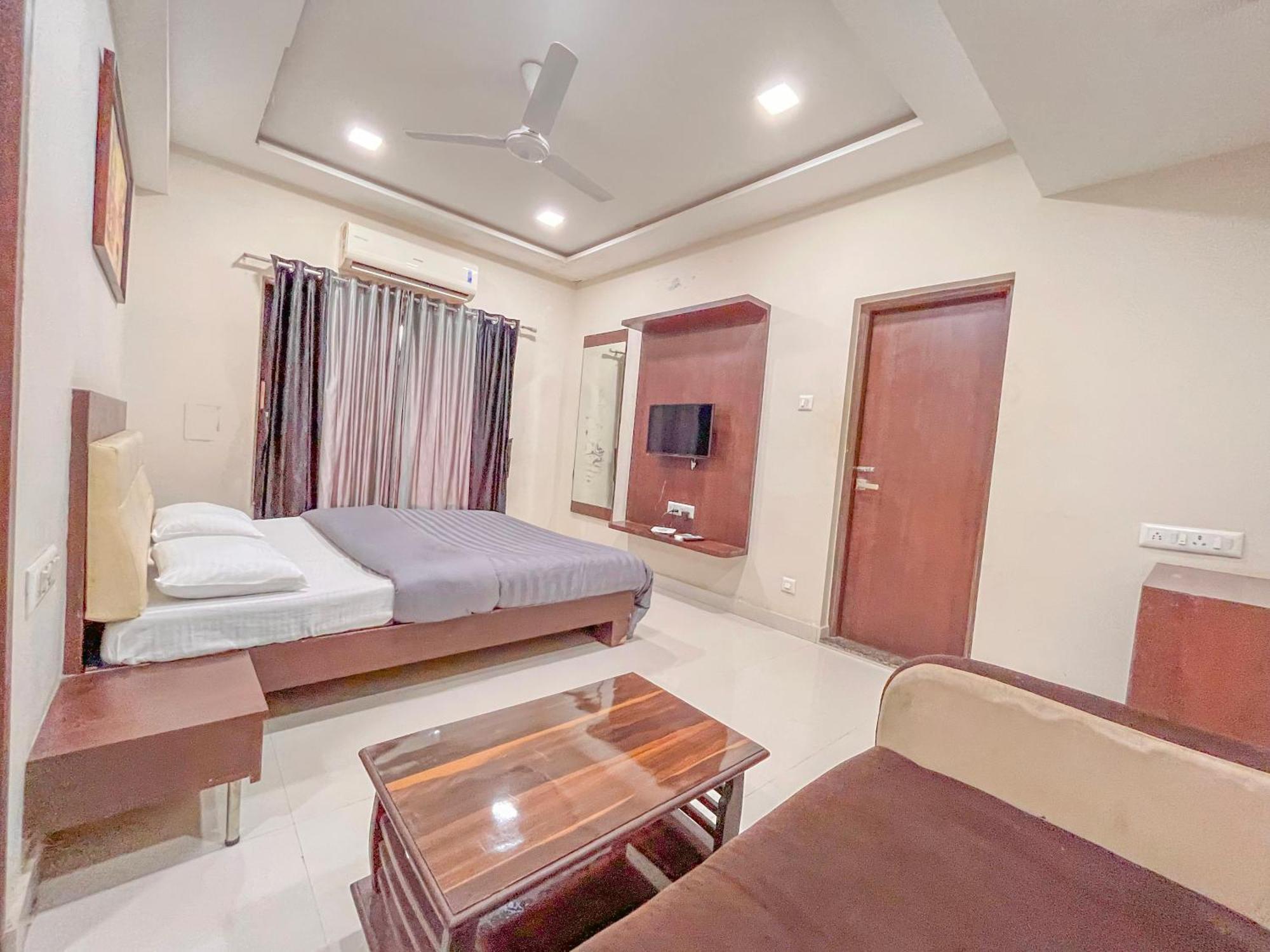Stayguru Park View Residency Bhuj Exterior photo