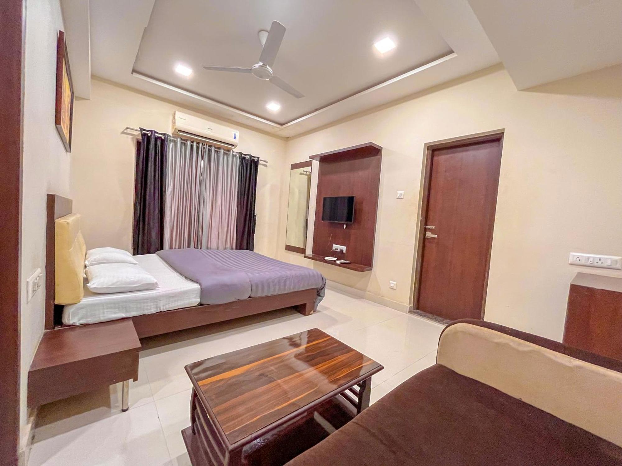 Stayguru Park View Residency Bhuj Exterior photo