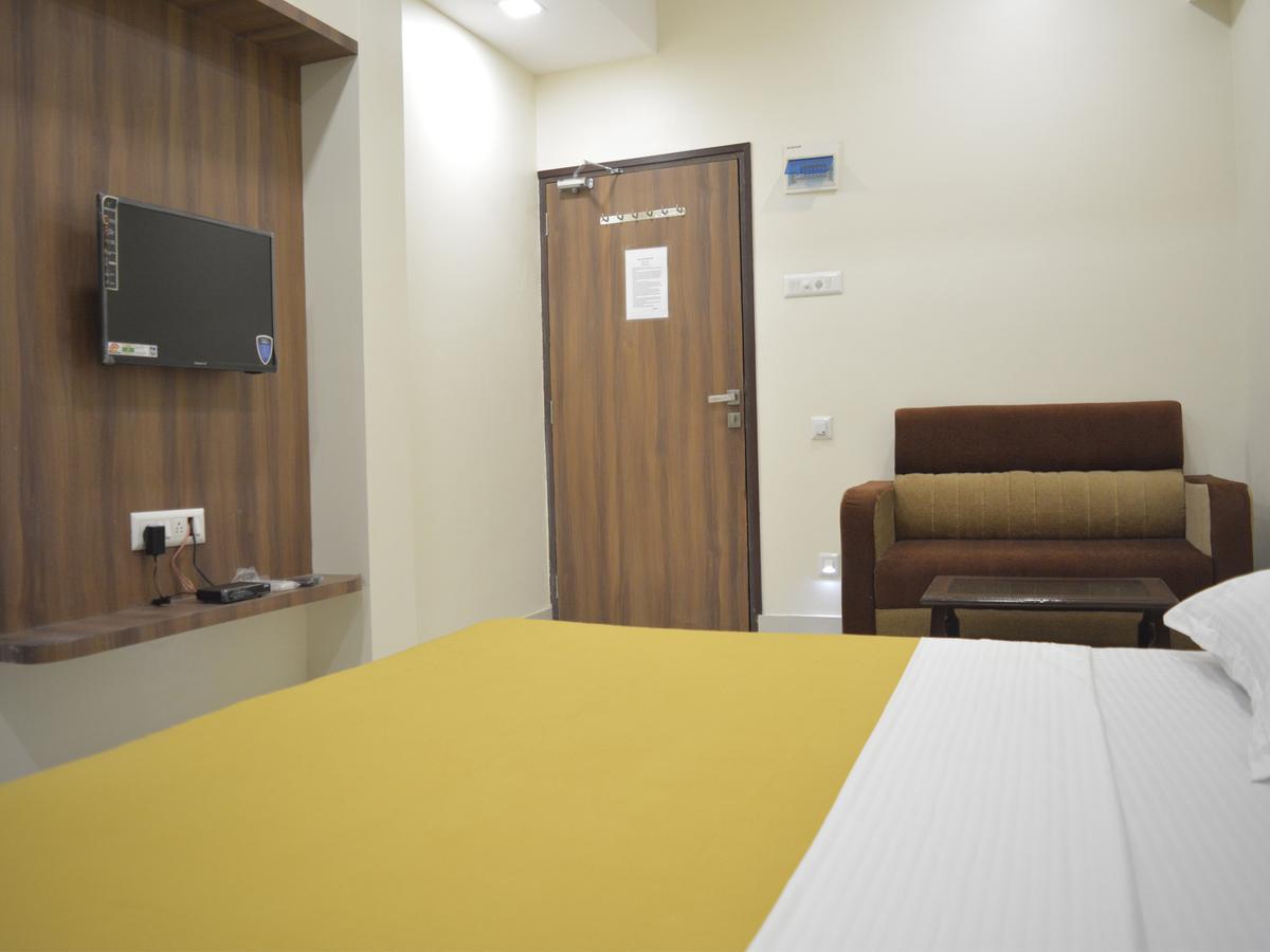 Stayguru Park View Residency Bhuj Exterior photo