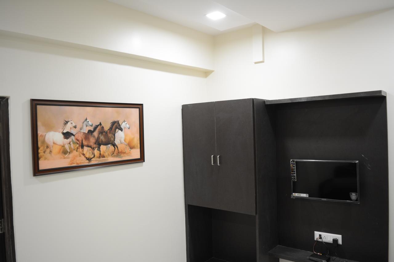 Stayguru Park View Residency Bhuj Exterior photo